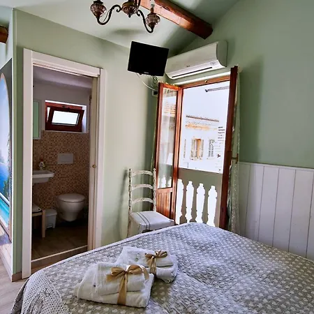 Del Castello Bed & Breakfast 3*