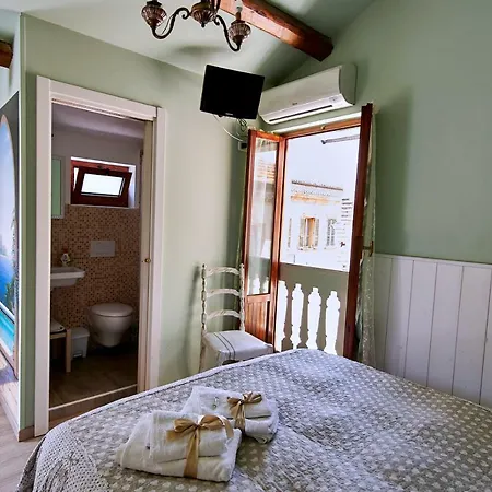 Del Castello Bed & Breakfast 3*