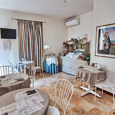 Del Castello B&B 산베네데토델트론토